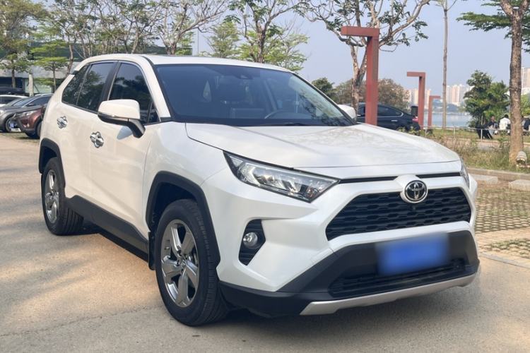 Used Toyota RAV4 2021 2.0L CVT Two-Wheel Drive Fashion Edition Exterior 5