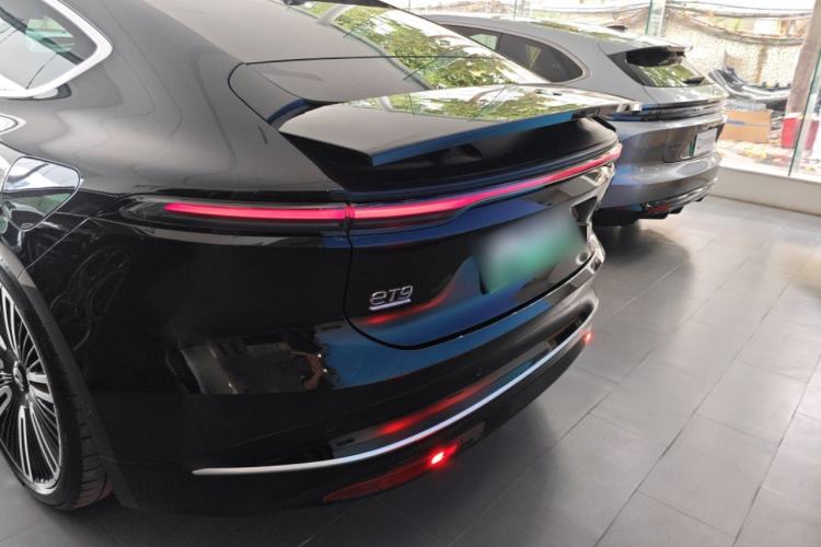 Used Nio ET9 2025 100kWh Signature Edition Rear