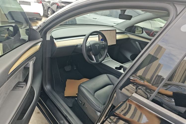 Used Tesla Model Y 2021 Long-Range All-Wheel-Drive Version 3D7