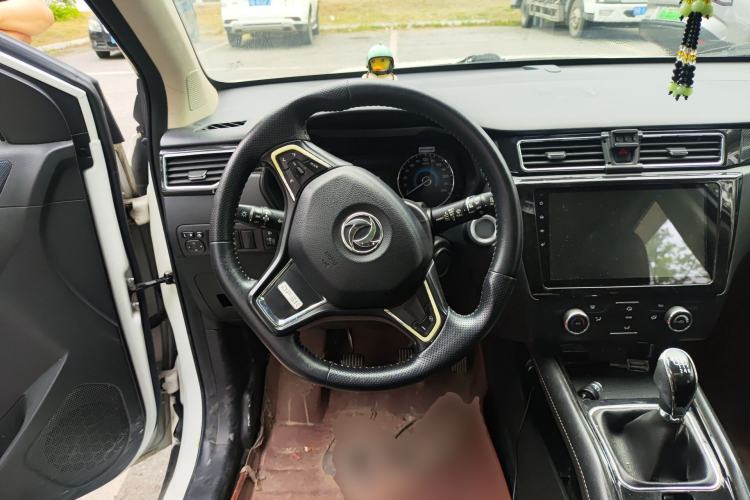 Used Dongfeng Fengon 580 2016 1.5T Manual Luxury Edition Steering Wheel
