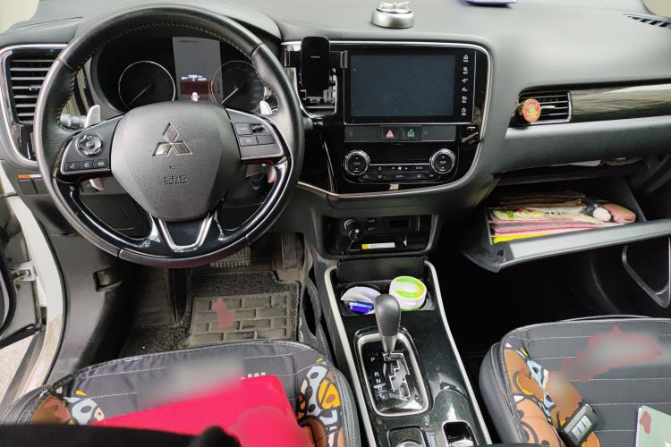 Used Mitsubishi Outlander 2019 2.4L 4x4 Zhi Xiang Edition 5 Seats China VI Standard