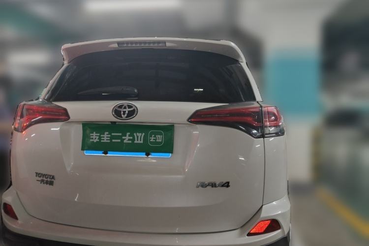 Used Toyota RAV4 2016 2.0L CVT Two-Wheel Drive Comfort Edition China V Standard