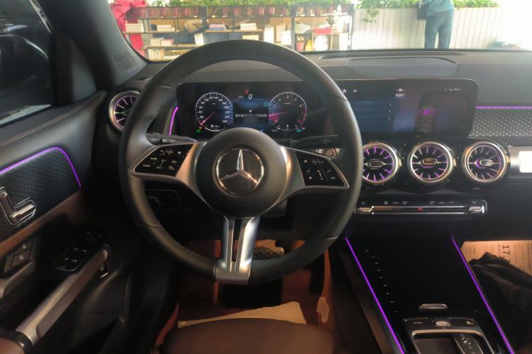 Used Mercedes-Benz GLB 2024 GLB 200 Dynamic Edition Steering Wheel