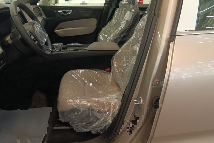 Used Volvo XC60 2026 B5 4x4 Smart Luxury Edition Left Front Seat