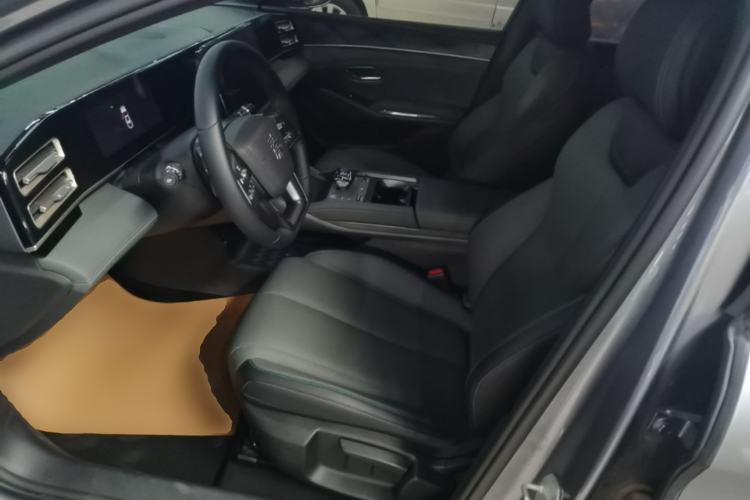 Used BYD Qin L 2025 DM-i Smart Drive 80KM Leading Model
