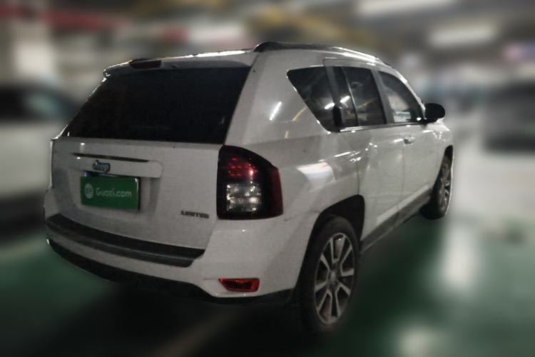 Used Jeep Compass 2014 2.0L two-wheel drive luxury version Rear Right 45 Deg