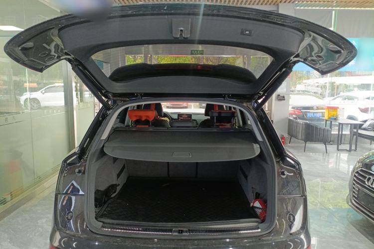 Used Audi Q5L 2018 40 TFSI Prestige Fashion Edition China VI Trunk