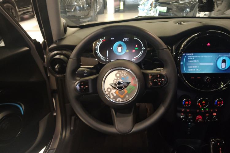 Used MINI MINI 2023 1.5T COOPER Artist Five-Door Edition