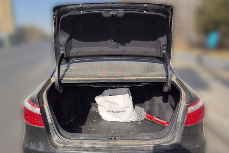 Used CHANGAN Raeton 2014 1.8T Automatic Prestige Anniversary Edition China V Standard Trunk