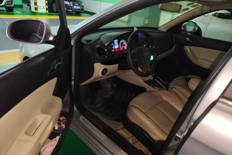 Used Volkswagen Lavida 2011 1.6L Automatic Premium Edition Driver Seat