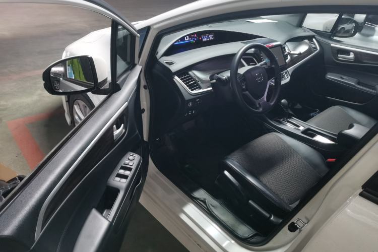 Used Honda Jade 2017 1.8L automatic Comfort version 5 seats
