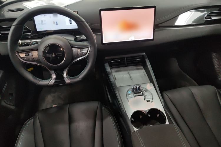 Used BYD Seal 06 New Energy 2025 DM-i Smart Drive 120KM Deluxe Model Center Console