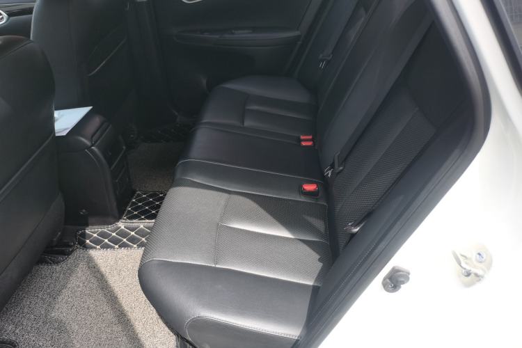 Used Nissan Sylphy 2019 1.6XV CVT Smart Connect Luxury Edition China VI Standard Left Rear Seat