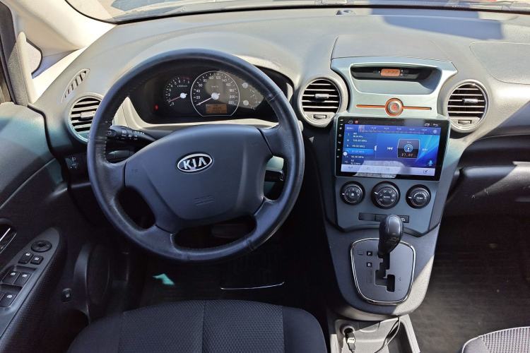 Used Kia Carens 2011 2.0L 7-Seater Automatic Standard Edition
