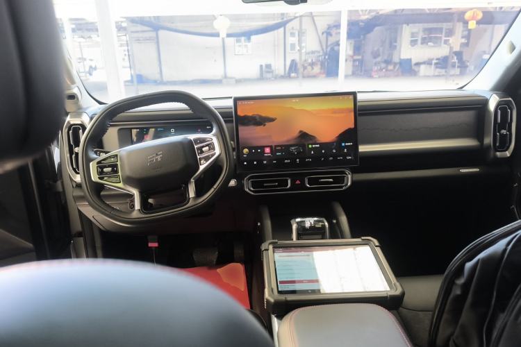 Used JETOUR Traveler 2025 1.5TD DCT Two-Wheel Drive Exploration+ Center Console