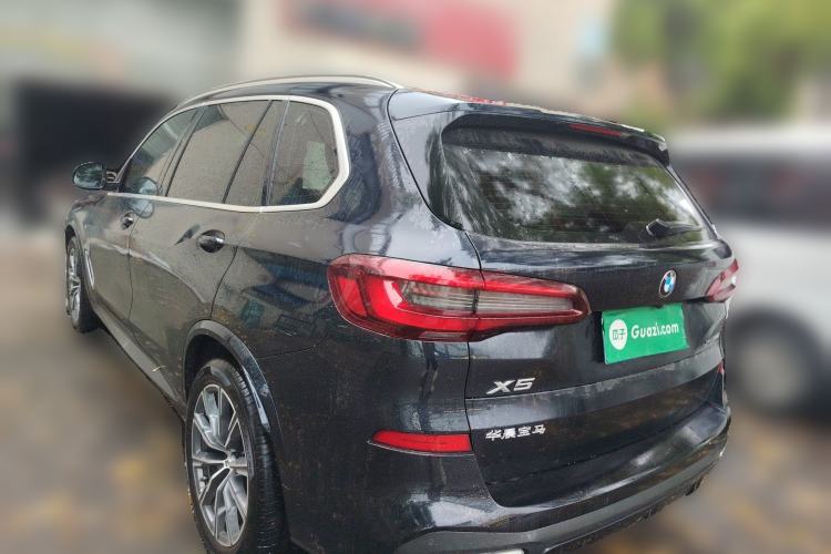 Used BMW X5 2022 xDrive 30Li Luxury M Sport Package