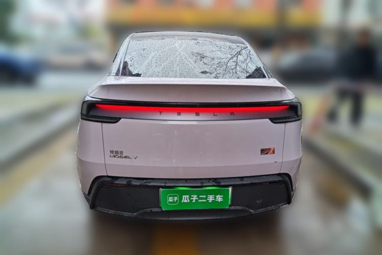 Used Tesla Model Y 2025 Rear-Wheel-Drive Version
