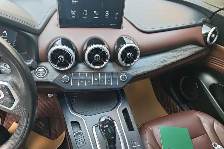 Used Wey VV7 2019 Upgraded Model 2.0T Flagship Version China VI Audio And AC Panel