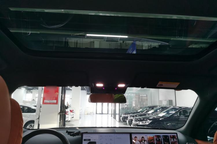 Used Li Auto L8 2023 Pro Model
