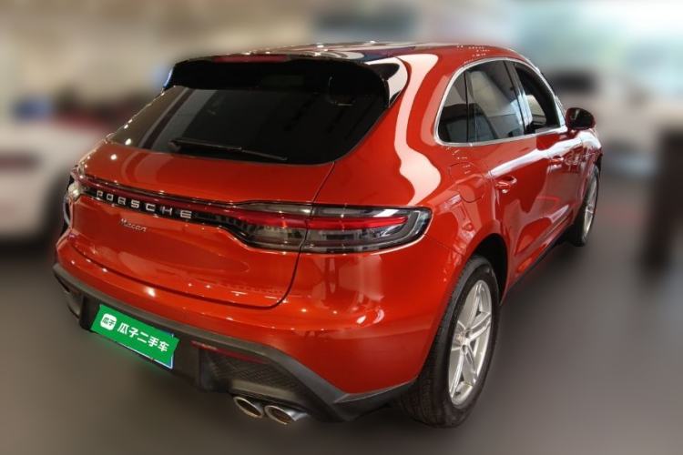 Used Porsche Macan 2022 Macan 2.0T Rear Right 45 Deg