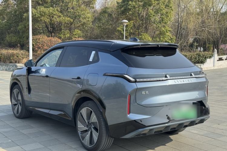 Used Lynk & Co 08 EM-P 2025 220 km All-Wheel-Drive Performance Halo