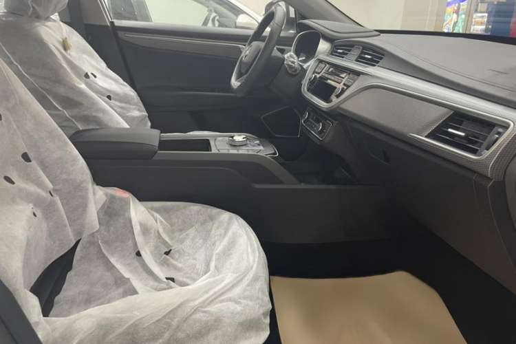 Used Livan Maple 60s 2022 Easy-Drive Version Lithium-Ion Battery
