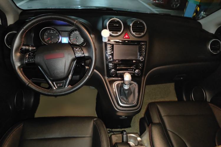 Used Haval H6 2013 Upgraded Model 1.5T Manual Two-Wheel Drive Elite Version
