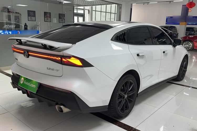 Used Changan UNI-V 2022 1.5T Prestige Version