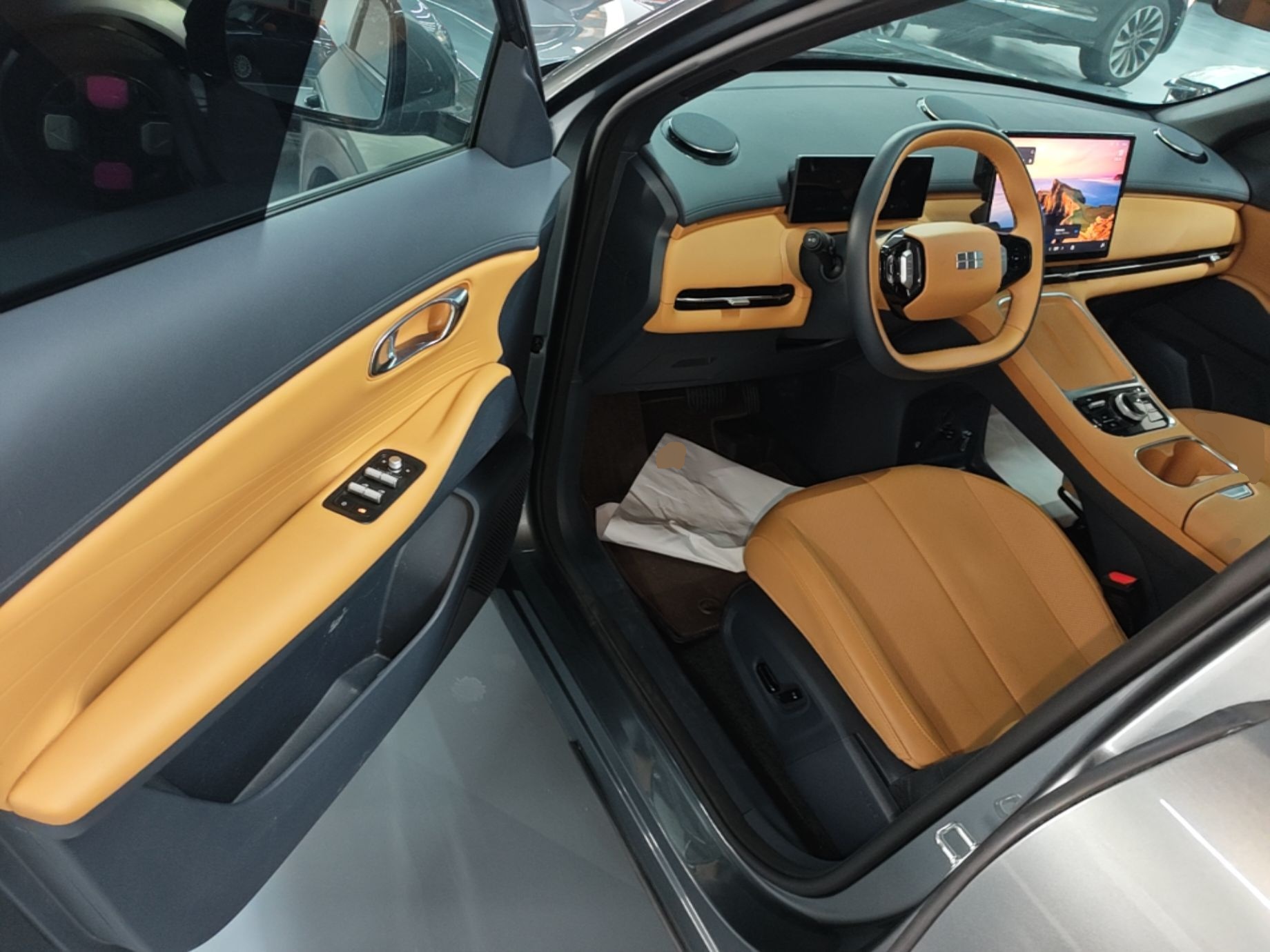Geely Galaxy Xingjian 7 EM-i 2025 55 km Launch Edition — снимка 18