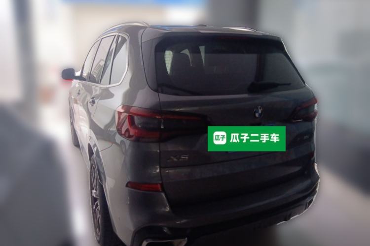 Used BMW X5 2022 xDrive 30Li Luxury M Sport Package Rear Left 45 Deg