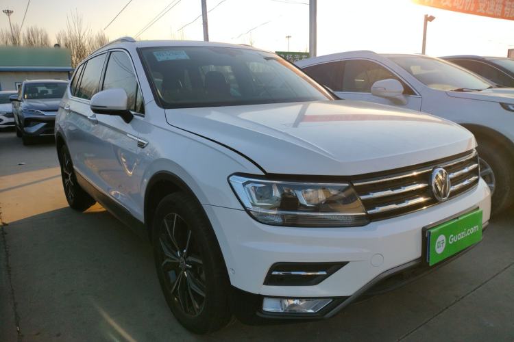 Used Volkswagen Tiguan L 2019 Revised 330TSI Automatic Two-Wheel Drive Smart & Luxury Edition China VI Standard
