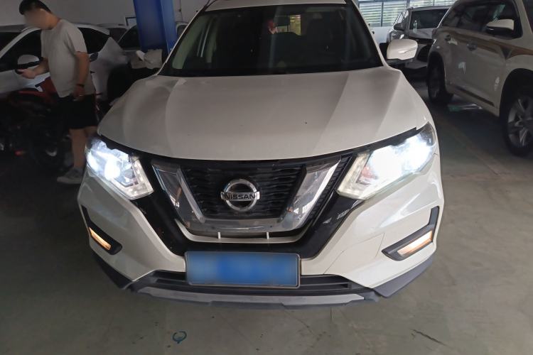 Used Nissan X-Trail 2017 2.5L CVT Leading Edition 4WD Front