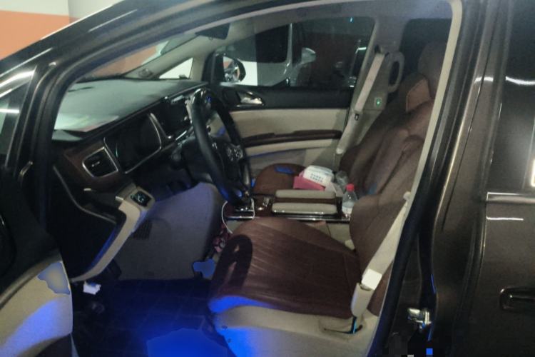 Used Buick GL8 2015 2.4L Luxury Business Premium Edition