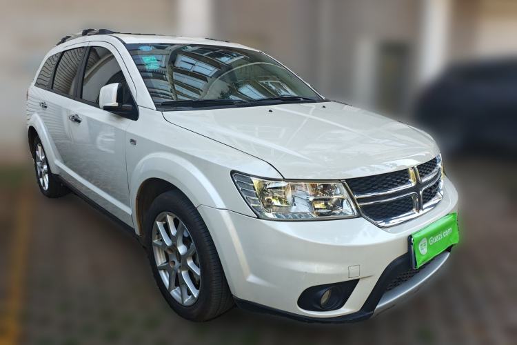 Used Dodge Journey 2014 2.4L Two-Wheel Drive Touring Edition Front Right 45 Deg