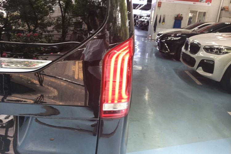 Used Mercedes-Benz V-Class 2018 V 260 Prestige Edition China VI Exterior 3