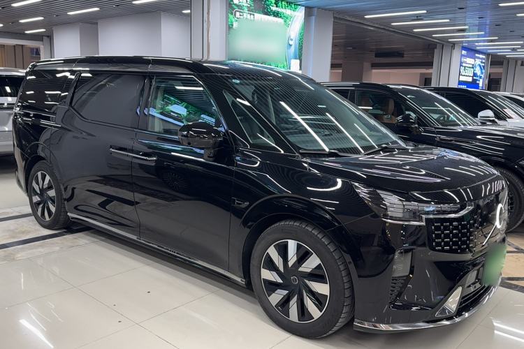 Used Volvo EM90 2025 Ultra Six-Seater