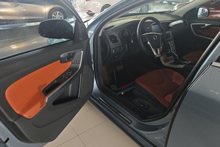 Used Volvo S60 2018 S60L T3 Smart Progress Edition
