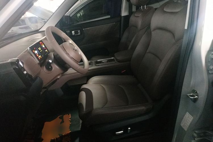 Used Wuling Xingguang 560 New Energy 2026 Model, Plug-in Hybrid, 125 km, Luxury Version Left Front Seat