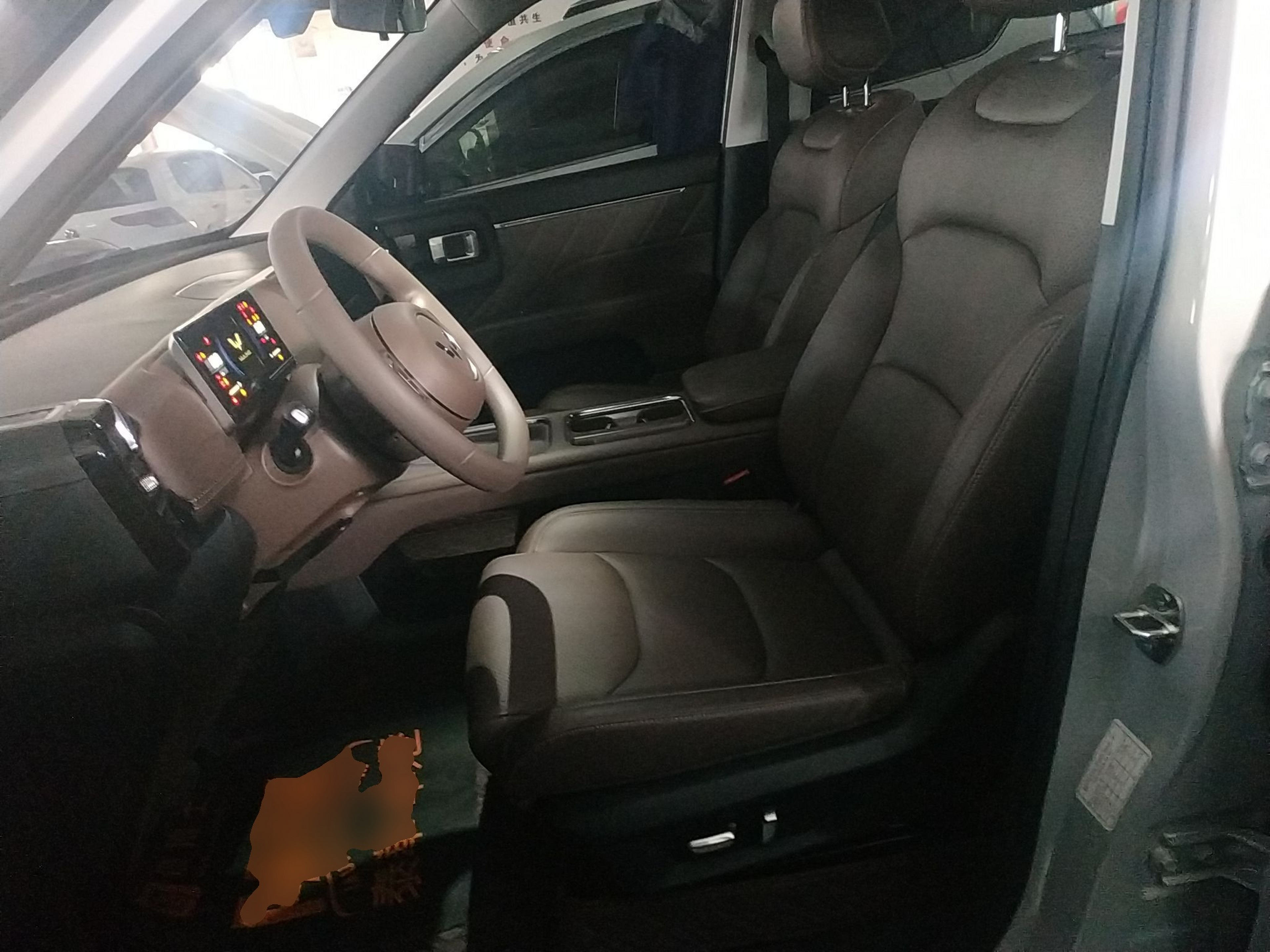 Переднее сиденье в автомобиле