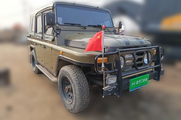 Used BAW 212 Classic 2016 2.0L Triangular Door Four-Wheel Drive Luxury Version China V
