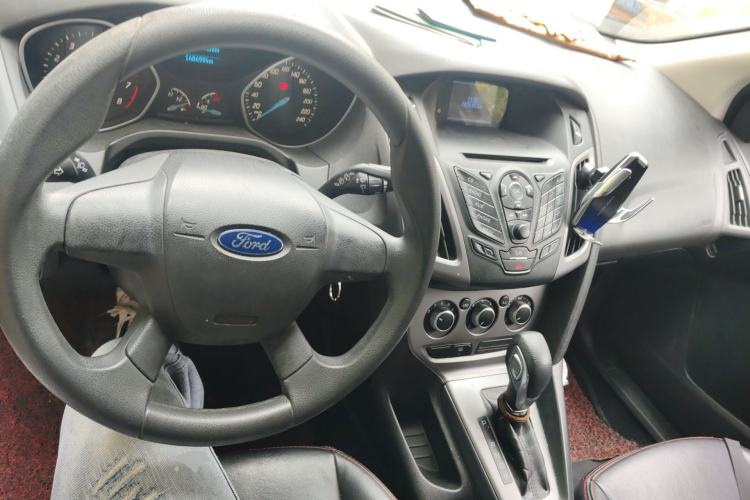 Used Ford Focus 2012 Hatchback 1.6L Automatic Comfort Model Center Console