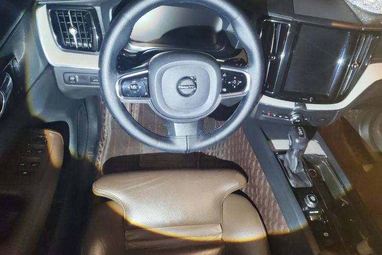 Used Volvo XC60 2020 T5 4x4 Smart Luxury Edition