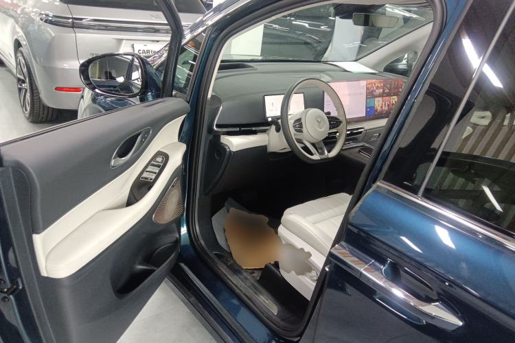 Used VOYAH Dream 2025 PHEV Four-Wheel-Drive Flagship Kunpeng Edition Driver Seat