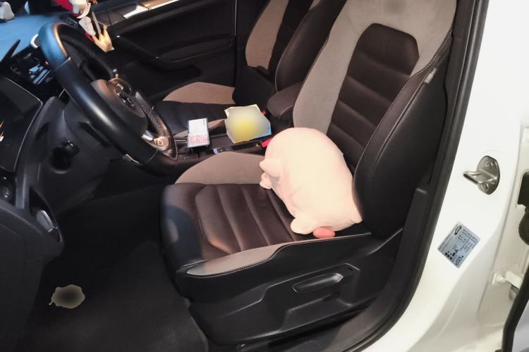 Used Volkswagen Golf 2020 Charming Edition 280TSI DSG R-Line Left Front Seat