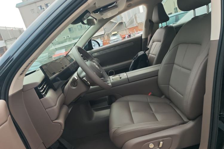 Used IM LS6 2026 Model Range-Extending 66 Max+ Left Front Seat