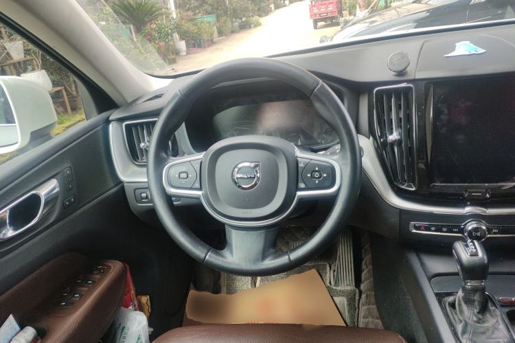 Used Volvo XC60 2019 T5 4x4 Smart Edition China V Standard
