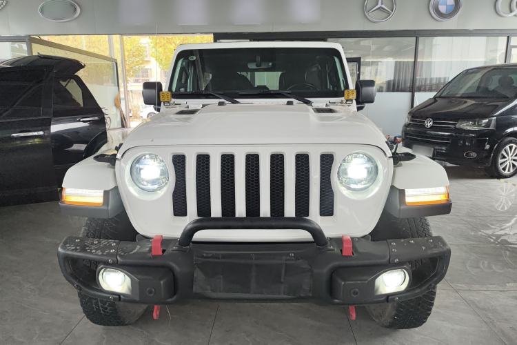 Used Jeep Wrangler 2019 2.0T Sahara Four-Door Version China VI Emission Standard
