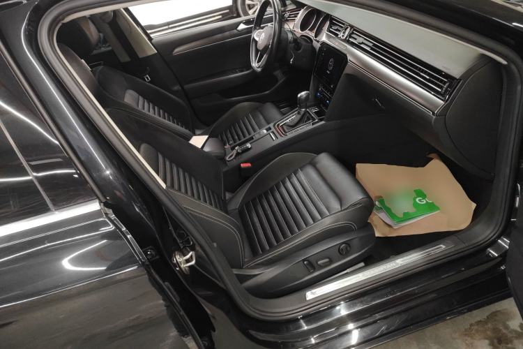 Used Volkswagen Magotan 2020 330TSI DSG Leading Model
