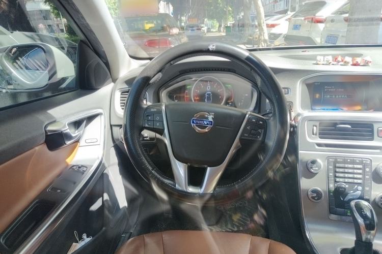 Used Volvo S60 2016 S60L T4 Zhiyuan Edition Steering Wheel