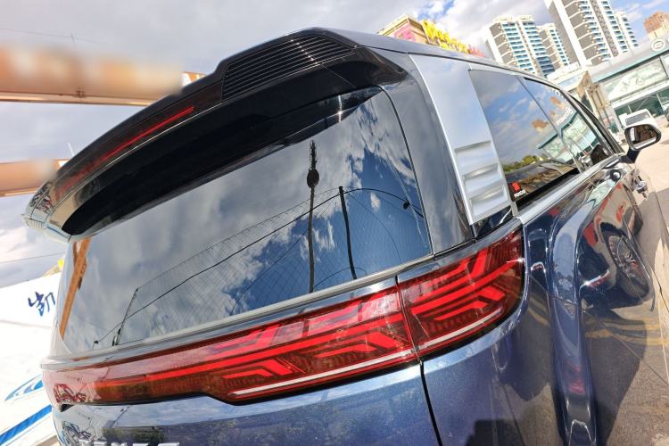 Used Denza D9 2022 DM-i 970 Four-Wheel Drive Prestige Model
